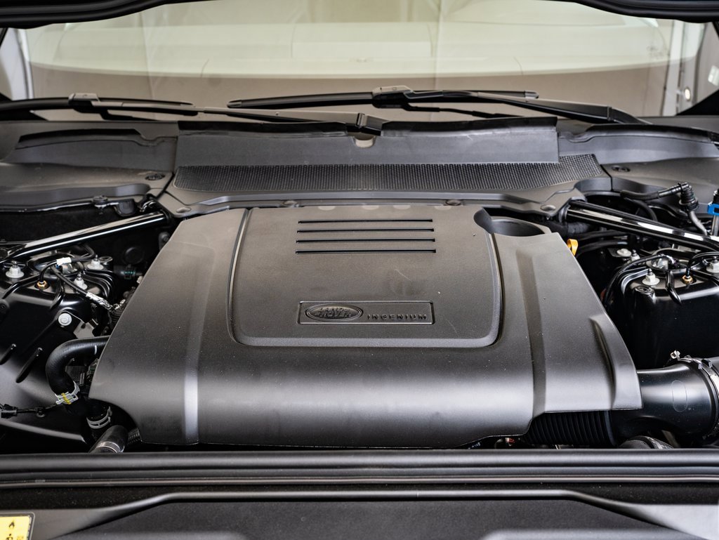 2025 Land Rover Discovery S photo 29