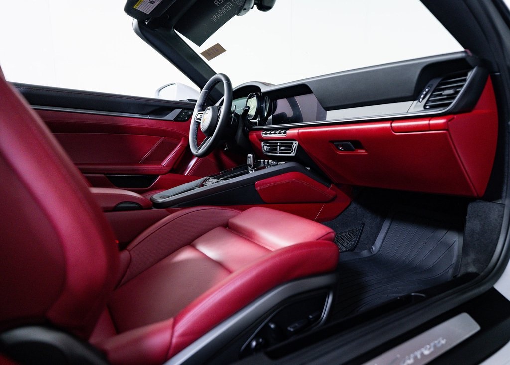 2023 Porsche 911 4 photo 25