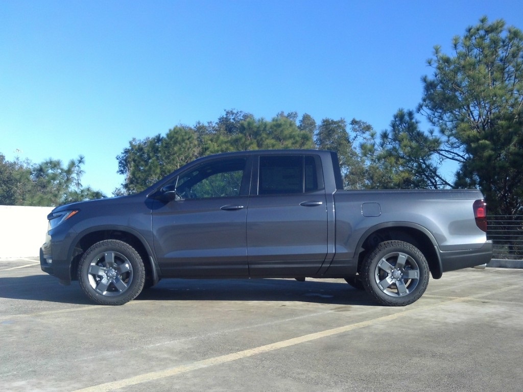 2025 Honda Ridgeline TrailSport photo 4