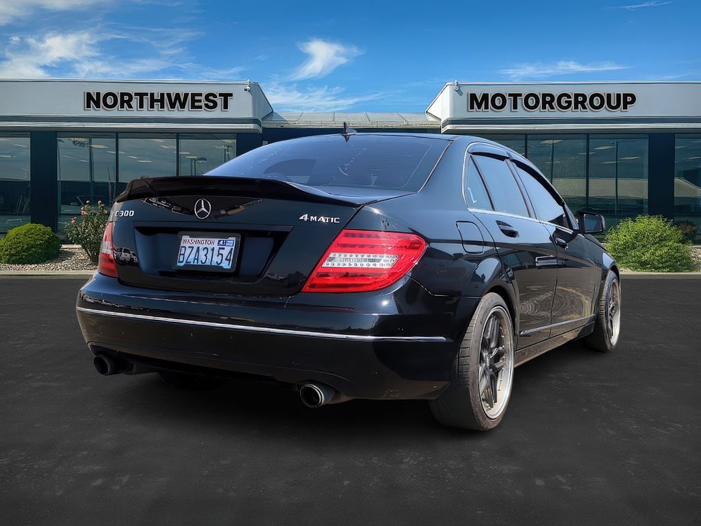 2012 Mercedes Benz C Luxury photo 7