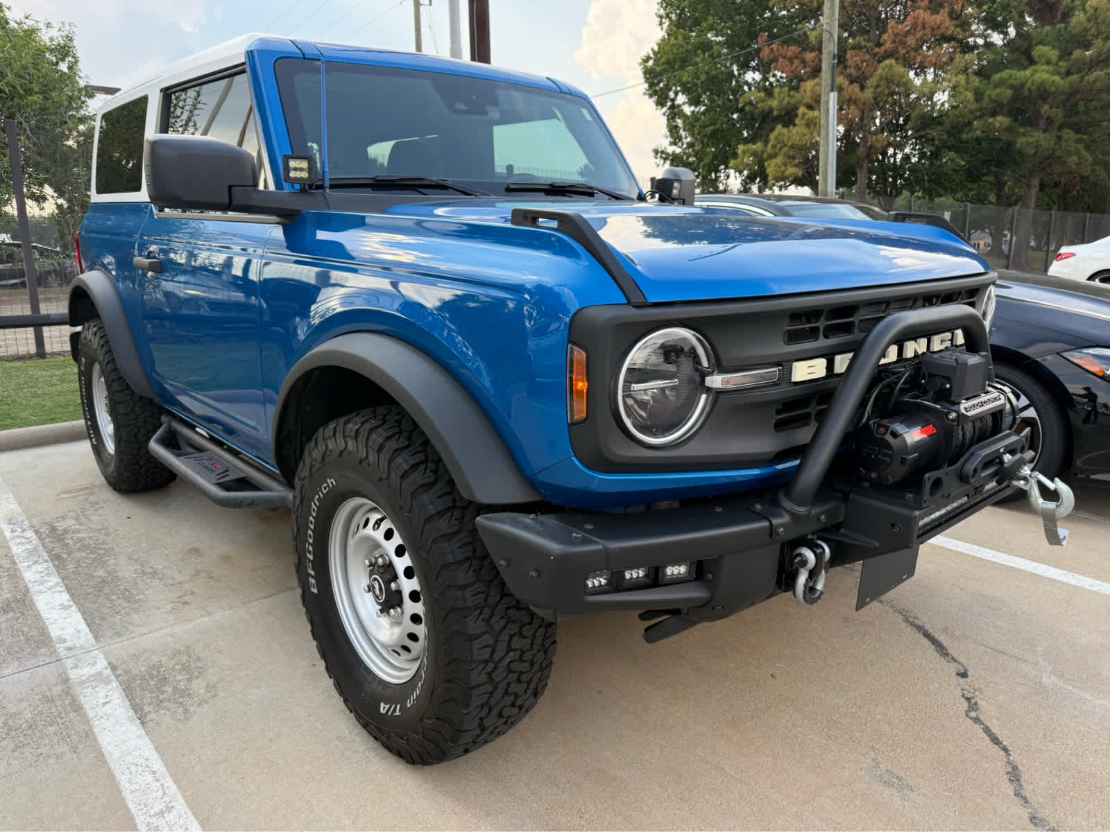 2023 Ford Bronco Base photo 2