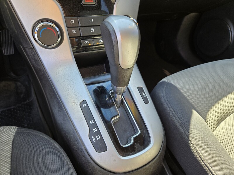 2016 Chevrolet Cruze LS photo 17