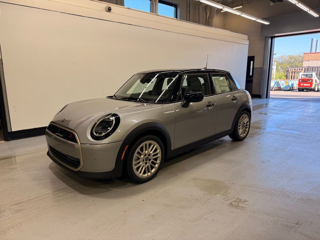 2025 MINI Hardtop 4 Door S's photo
