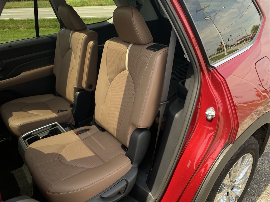 2024 Toyota Grand Highlander Platinum photo 23