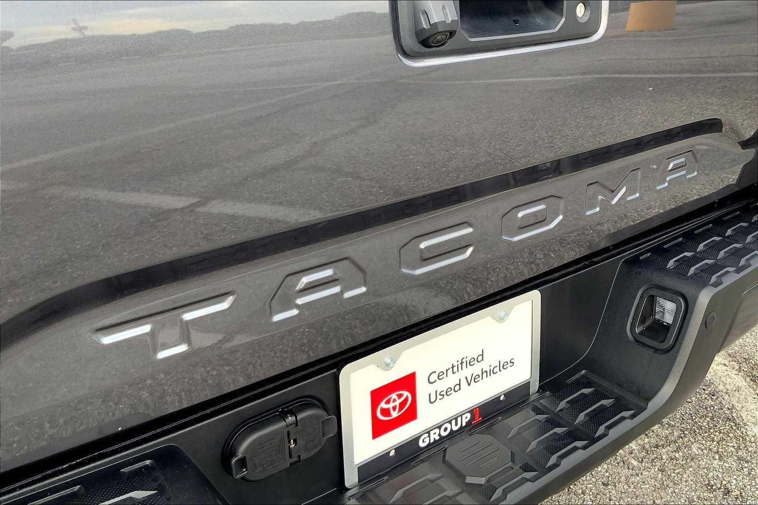 2023 Toyota Tacoma TRD Sport V6 photo 9