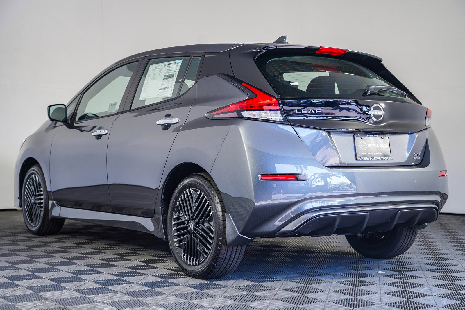2025 Nissan Leaf SV Plus photo 6