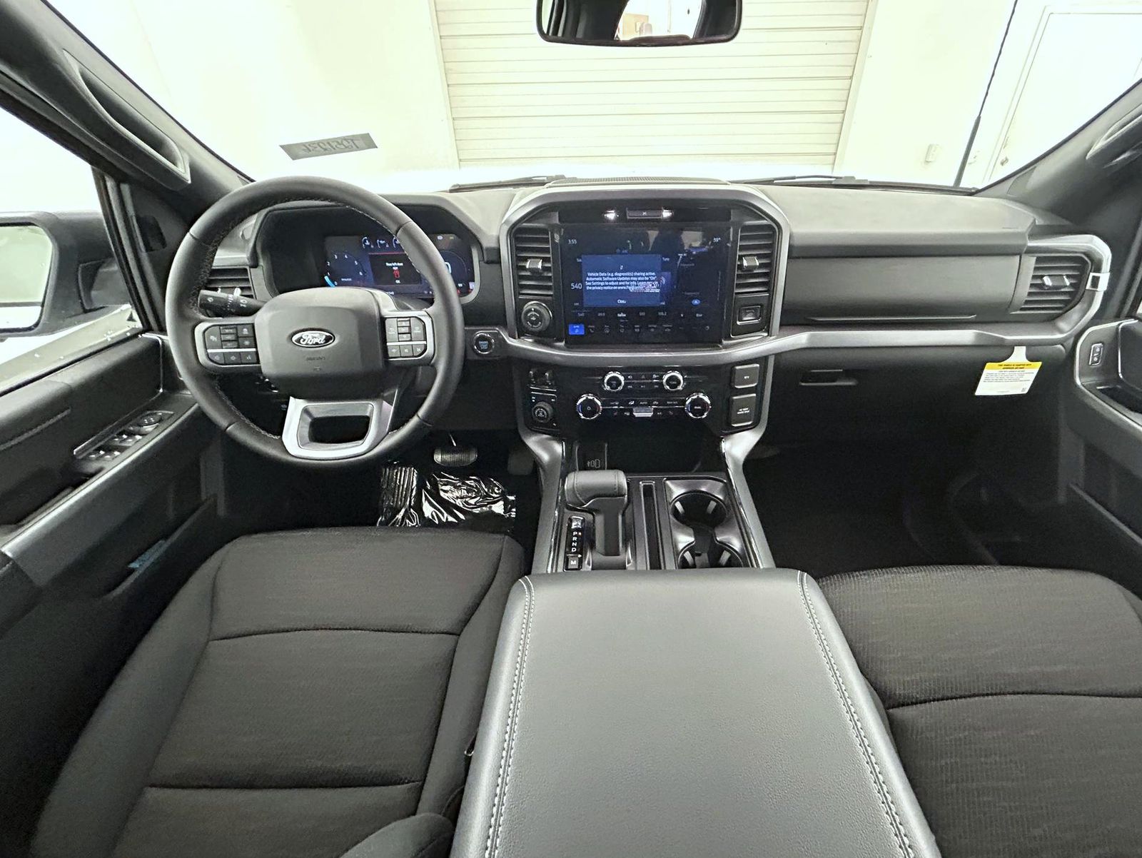 2025 Ford F-150 XLT photo 12