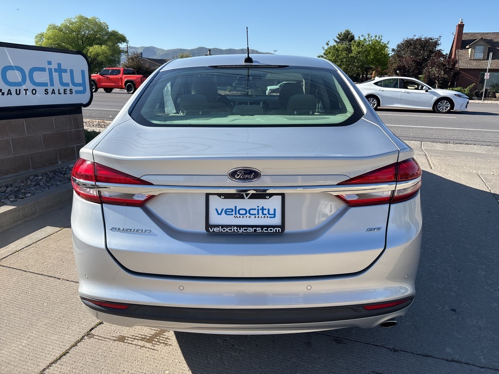 2017 Ford Fusion SE photo 5