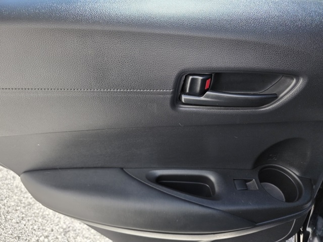 2022 Toyota Corolla Cross LE photo 11