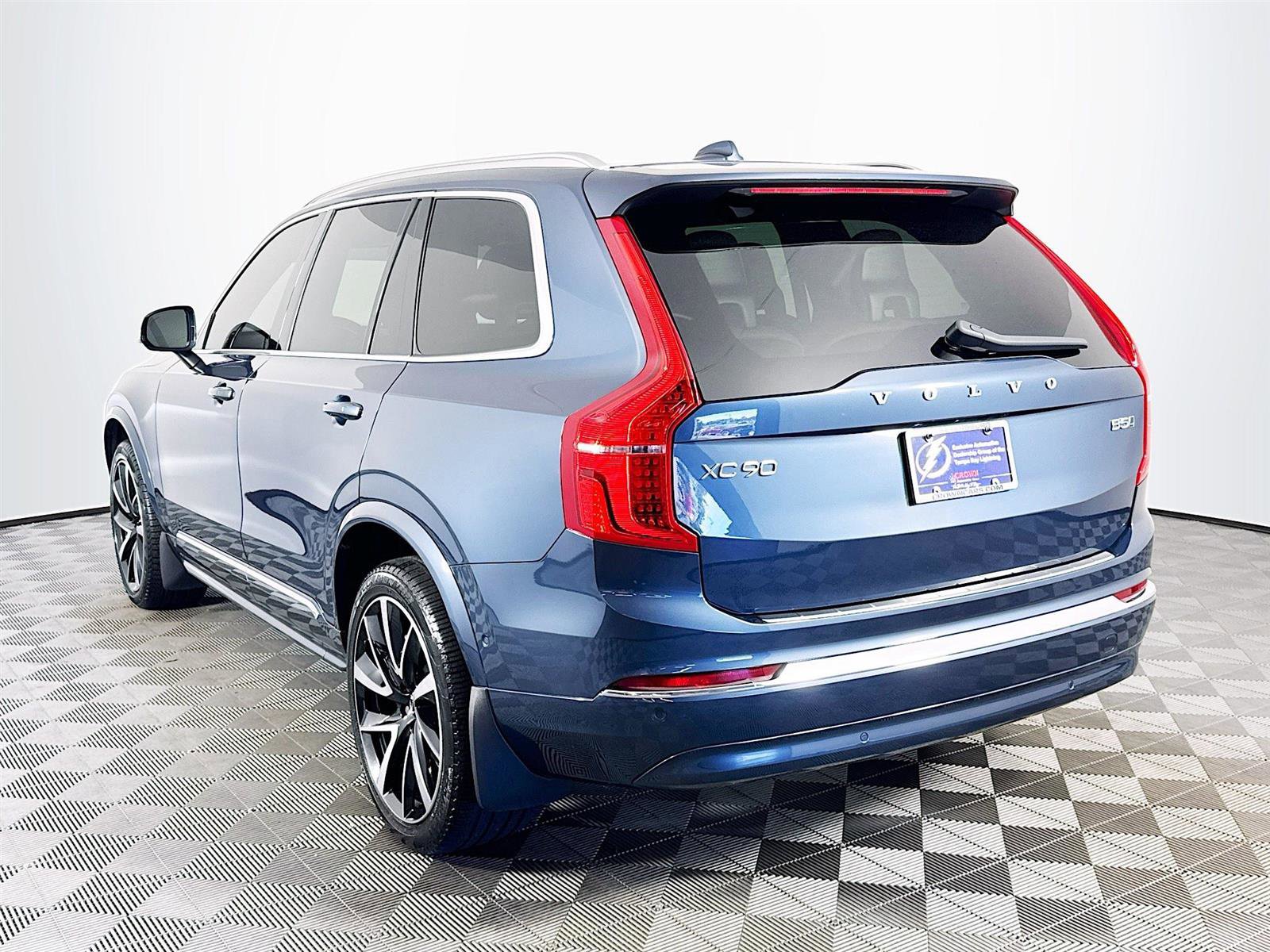 2024 Volvo XC90 B5 Plus photo 7