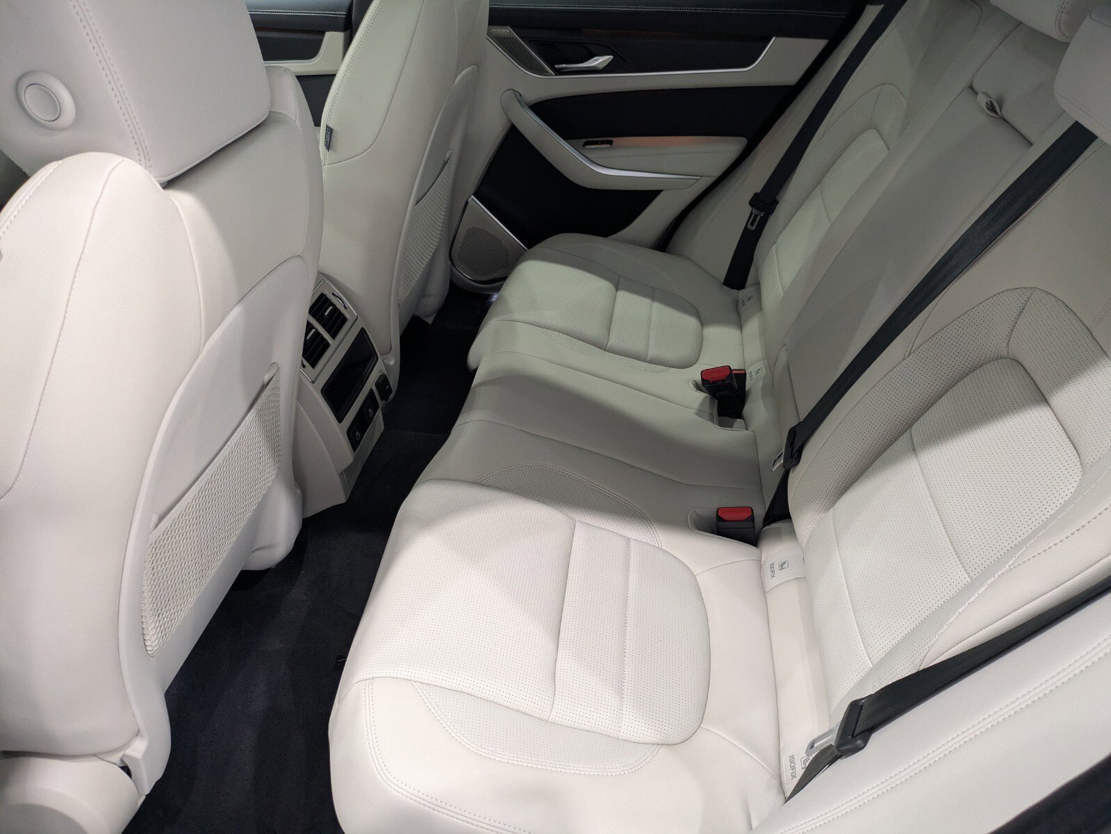 2026 Jaguar F-PACE P250 R-Dynamic S photo 11