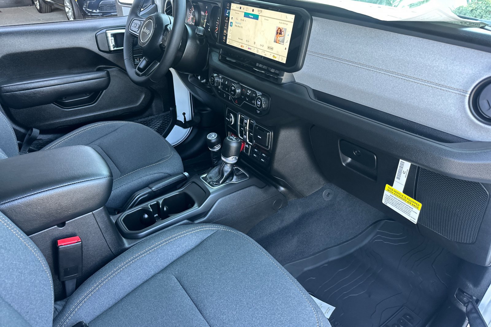 2025 Jeep Wrangler Willys photo 15