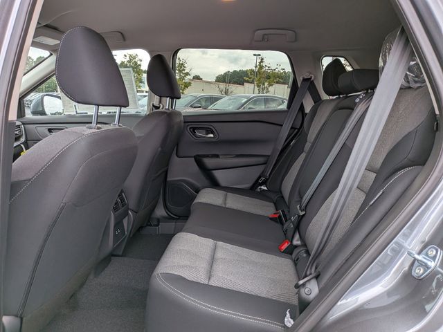 2026 Nissan Rogue SV photo 8