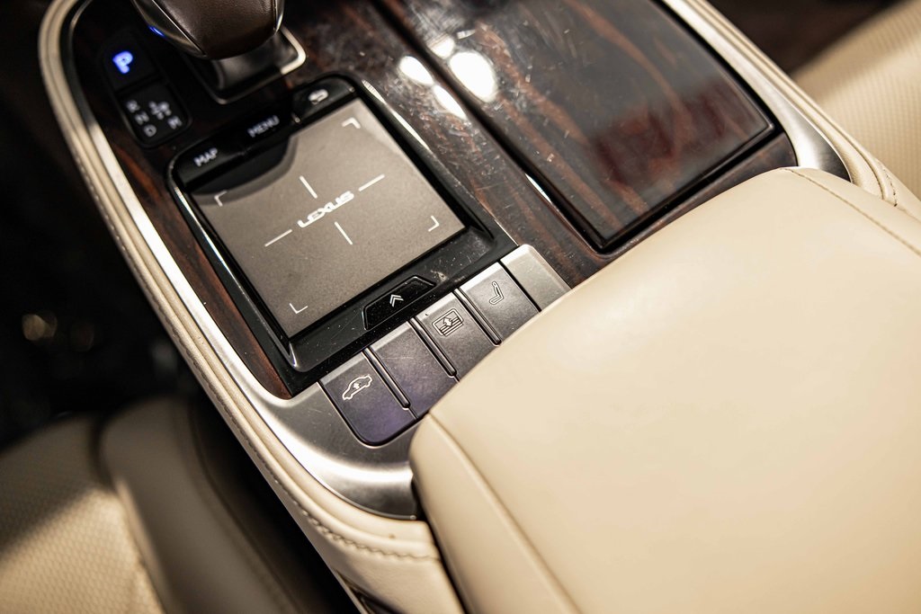 2018 LEXUS LS - Image 30