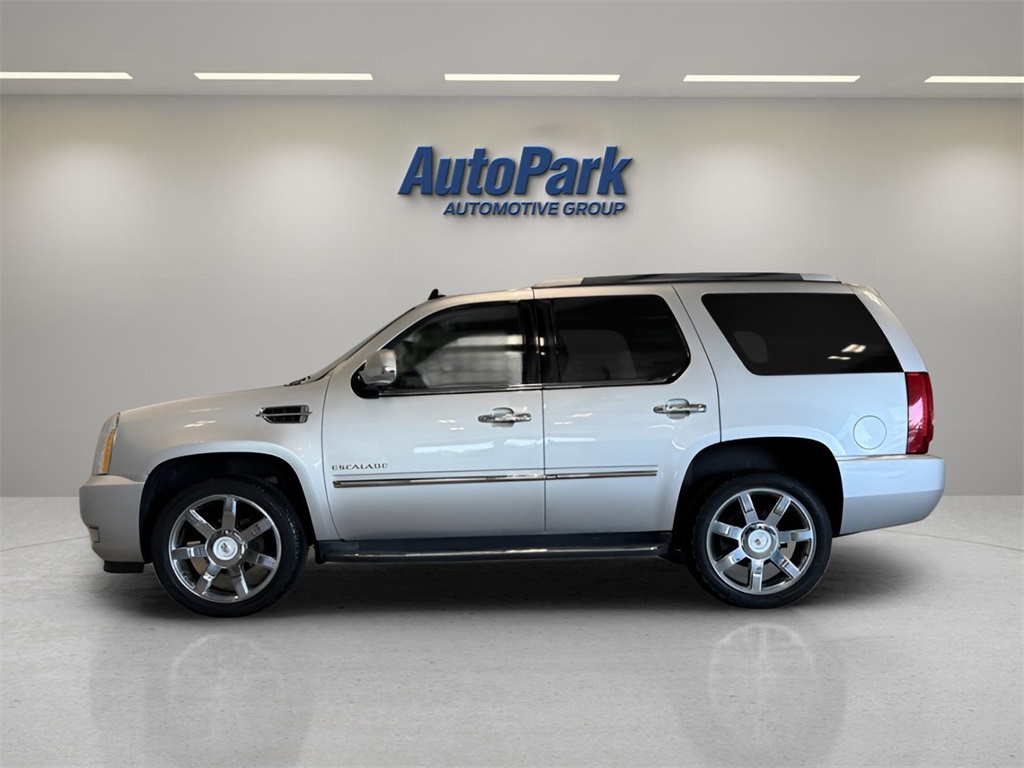 2011 Cadillac Escalade Base photo 4