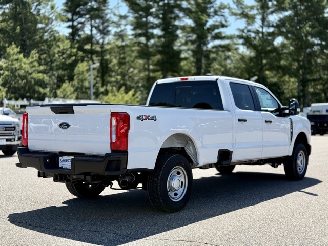 2025 Ford F-350 XL photo 4