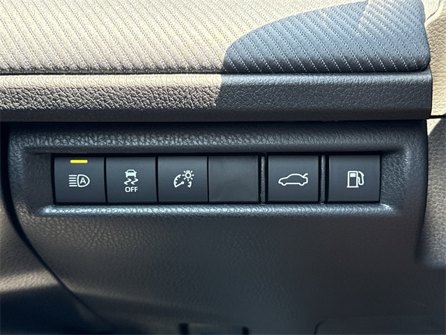 2025 Toyota Camry SE photo 15