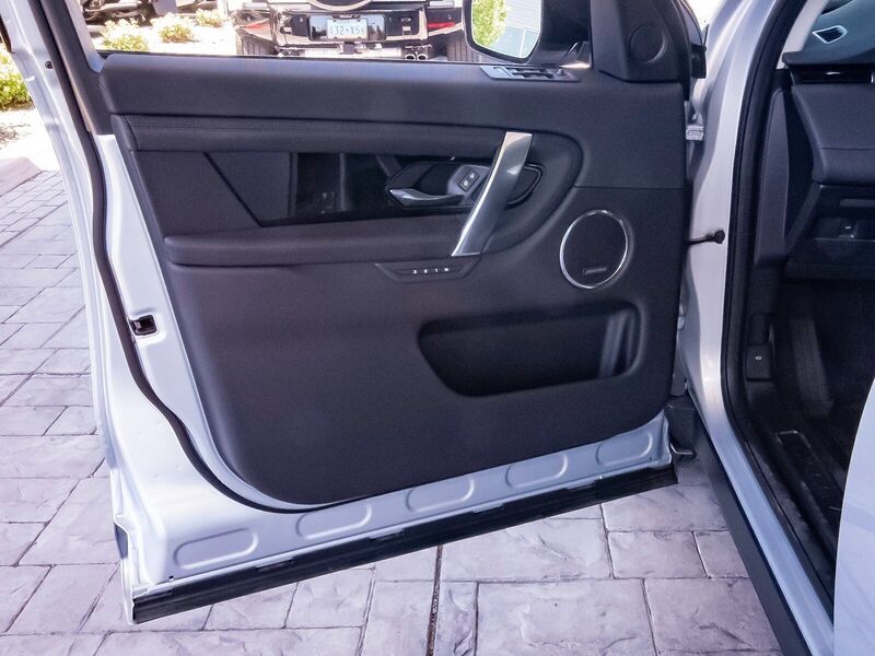 2025 Land Rover Discovery Sport S photo 31
