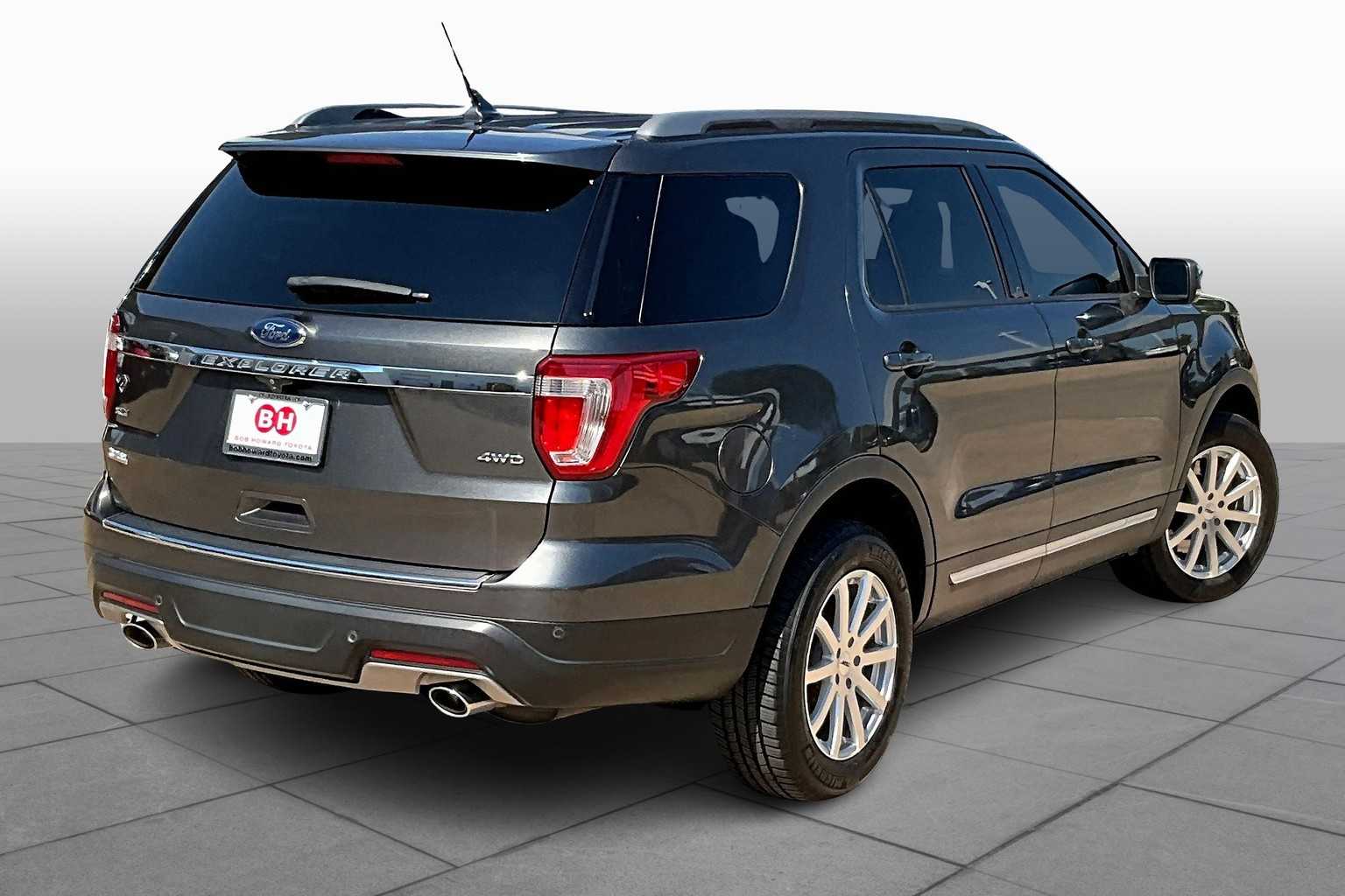 2018 Ford Explorer XLT photo 12