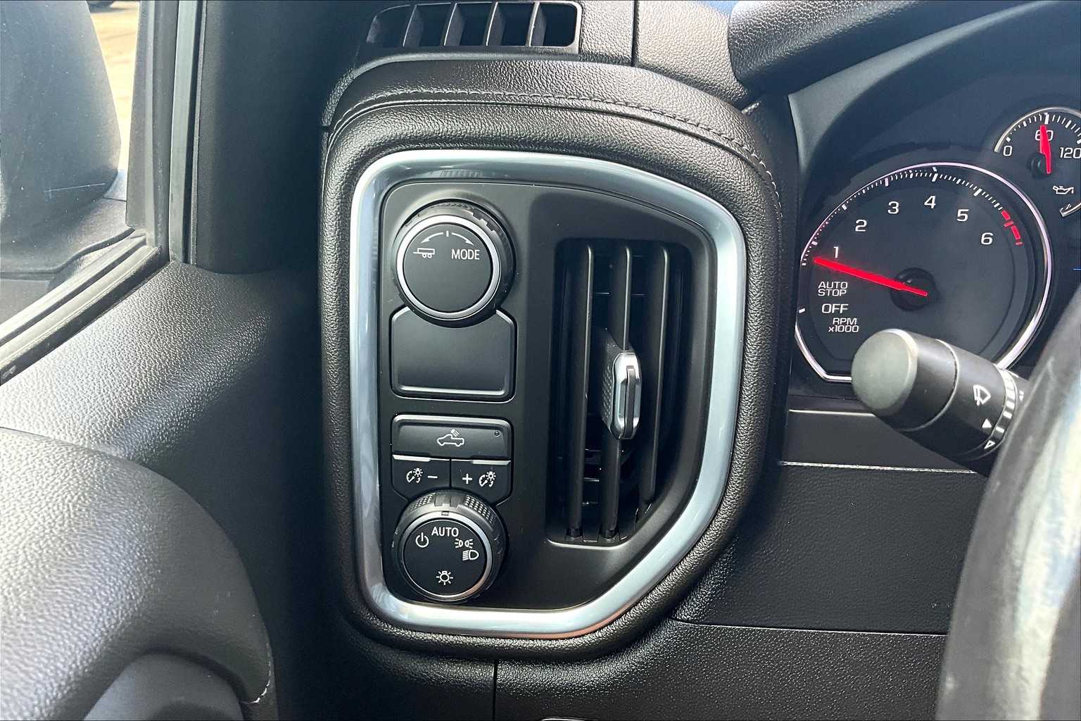 2020 Chevrolet Silverado 1500 LT photo 33