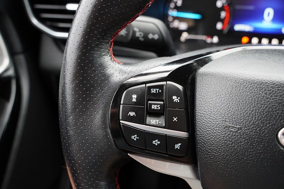 2023 Ford Explorer ST-Line photo 35