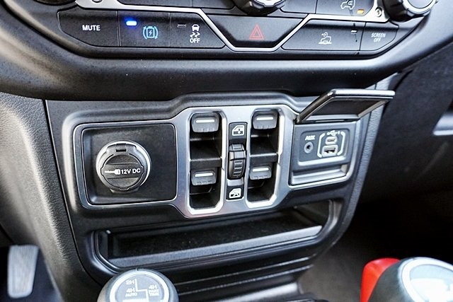 2022 Jeep Wrangler Unlimited Sahara 4xe photo 26