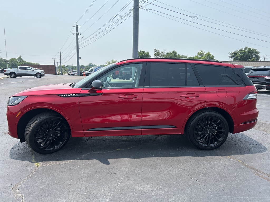 2025 Lincoln Aviator Reserve photo 4