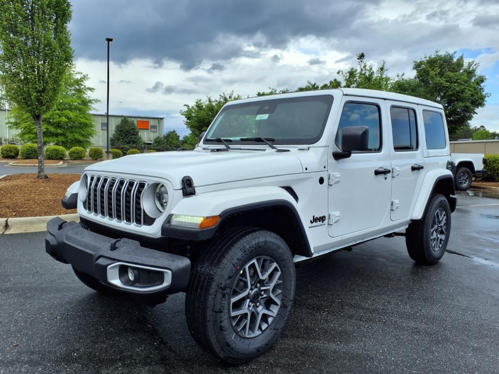 2025 Jeep Wrangler Sahara photo 2