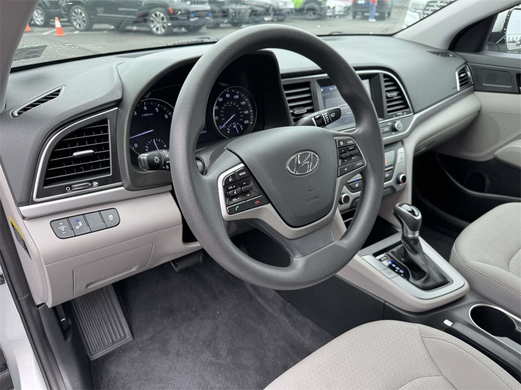 2018 Hyundai Elantra SEL photo 2