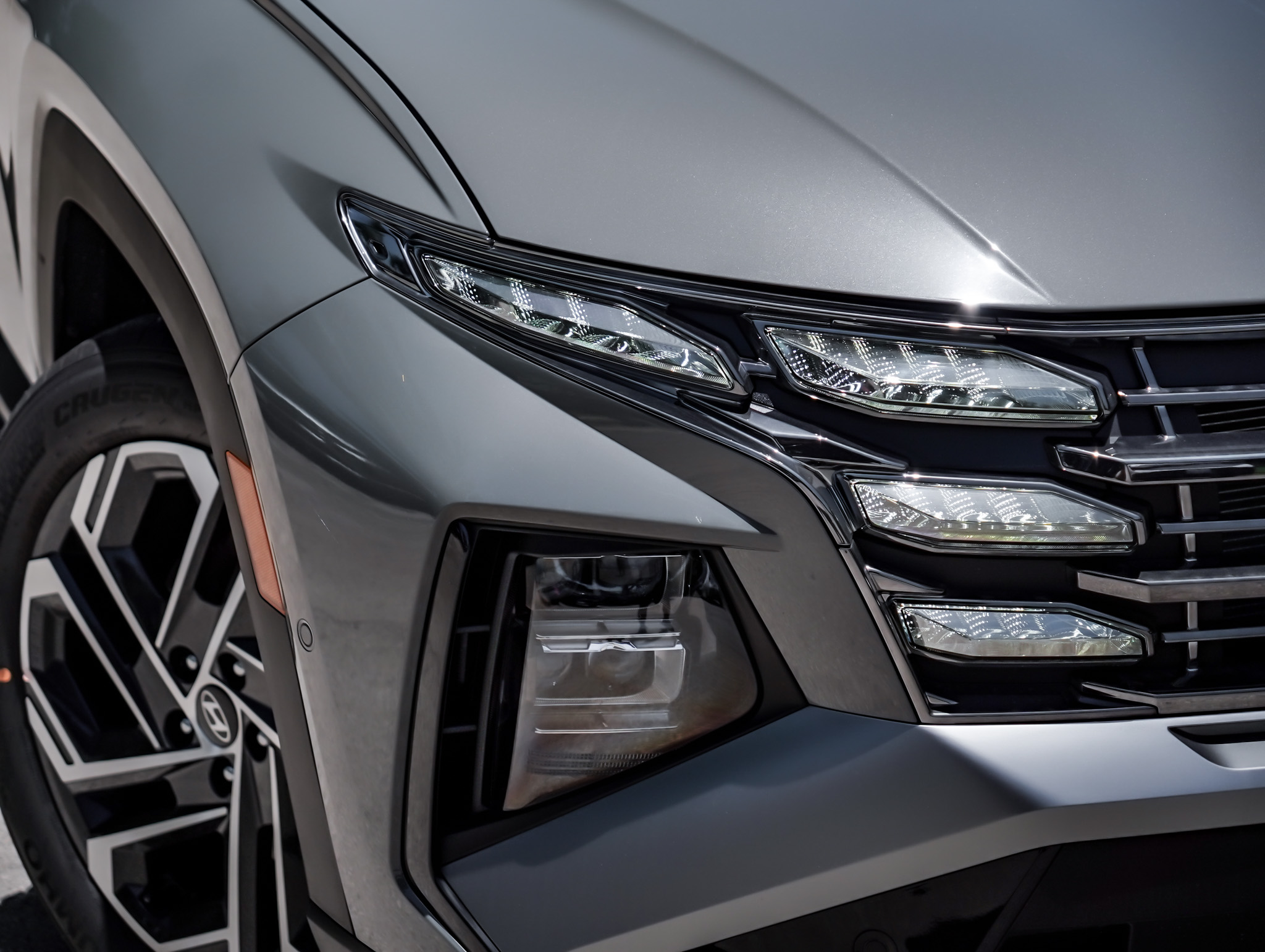 2025 Hyundai Tucson Limited photo 3