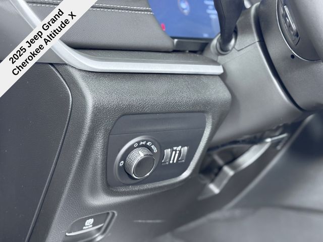 2025 Jeep Grand Cherokee Altitude X photo 18