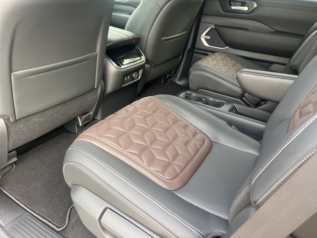 2025 Nissan Armada Platinum Reserve photo 27