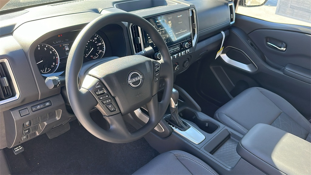 2025 Nissan Frontier King Cab SV photo 10