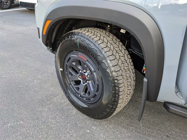 2025 Nissan Frontier PRO-4X photo 26