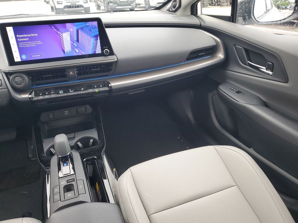 2024 Toyota Prius Limited photo 3