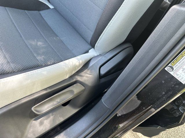 2025 Volkswagen Taos S photo 4