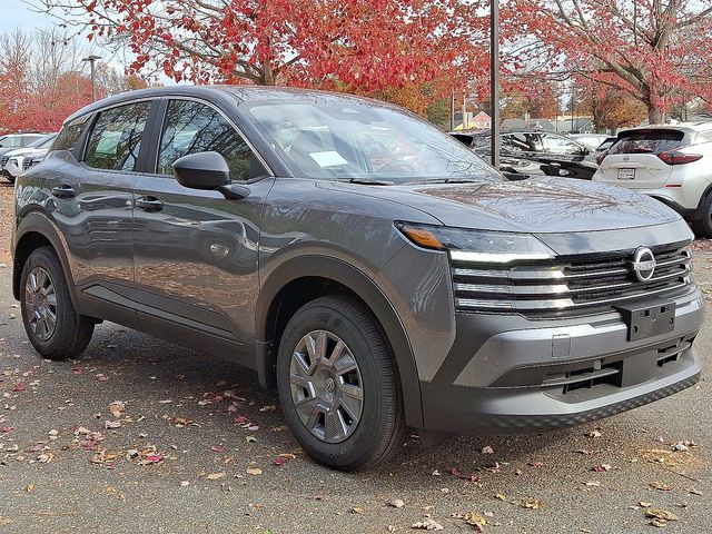 2025 Nissan Kicks S photo 2