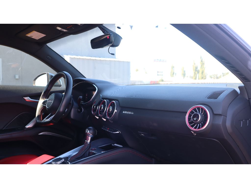 2017 Audi TTS photo 17