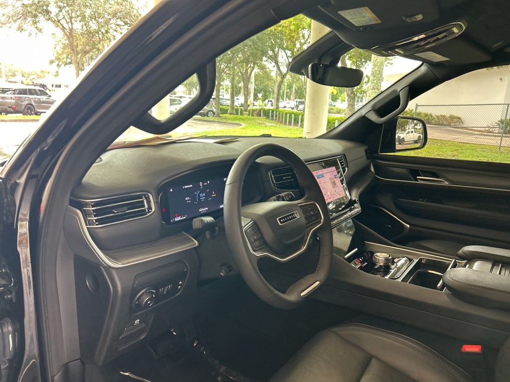 2024 Jeep Wagoneer L Series II photo 4