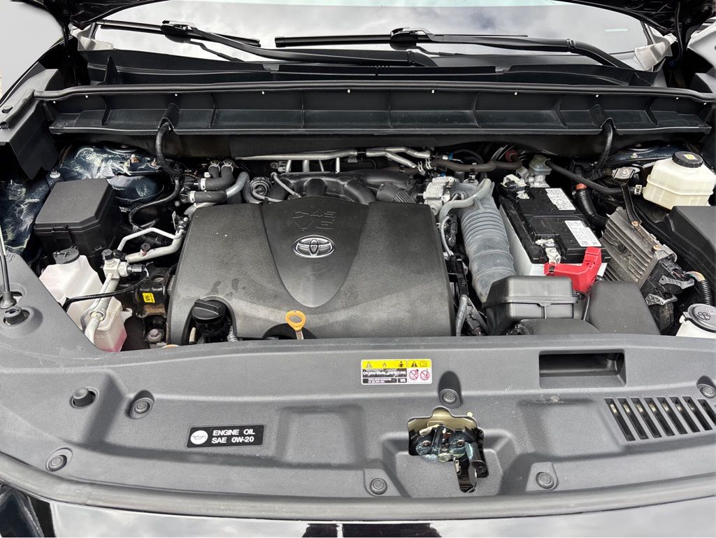 2021 Toyota Highlander XSE photo 9