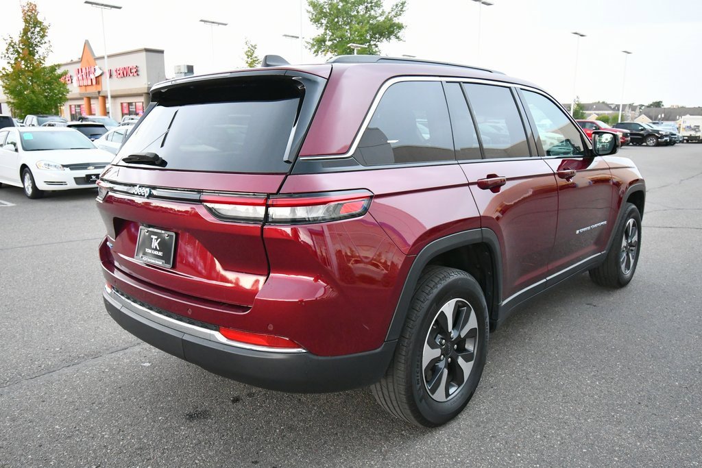 2024 Jeep Cherokee Limited 4xe photo 5