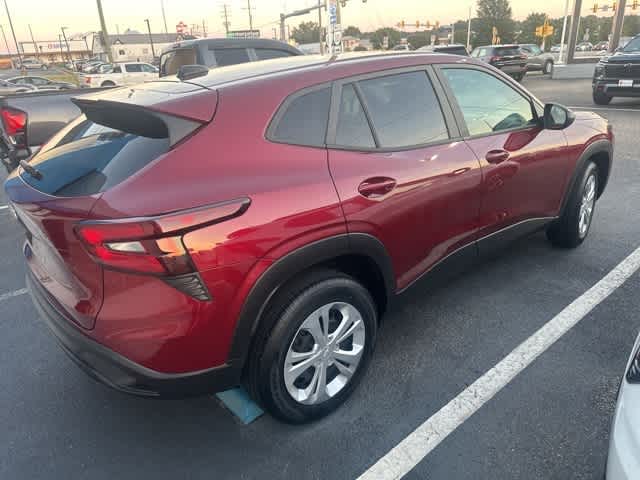 2024 Chevrolet Trax LS photo 5