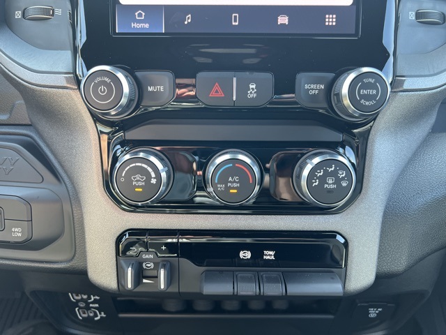 2025 Ram 2500 Tradesman photo 11
