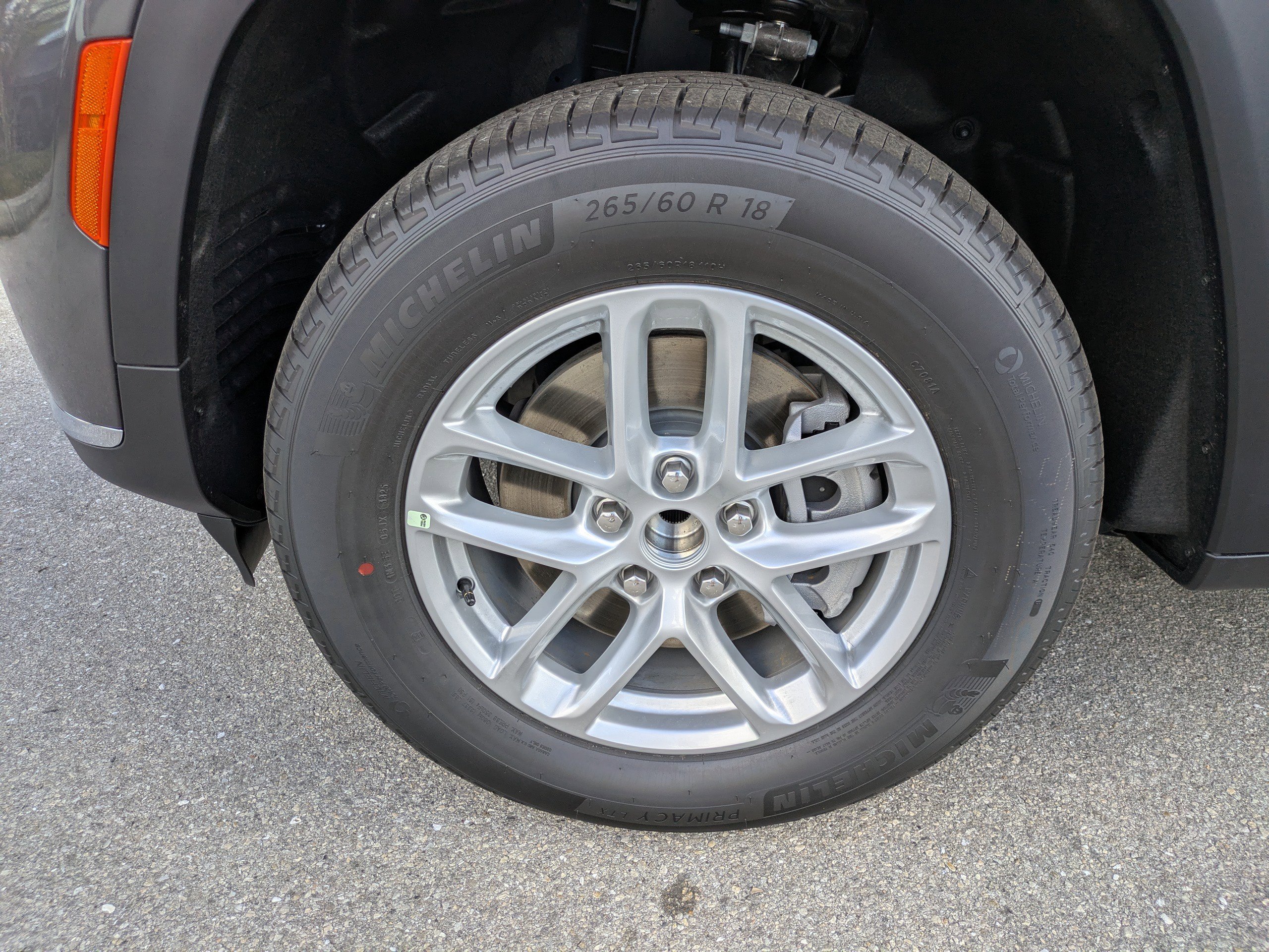 2025 Jeep Grand Cherokee Laredo photo 3