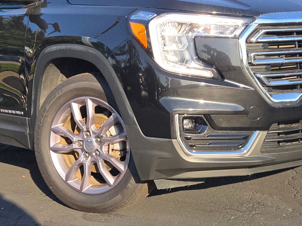 2023 Gmc Terrain SLT photo 2