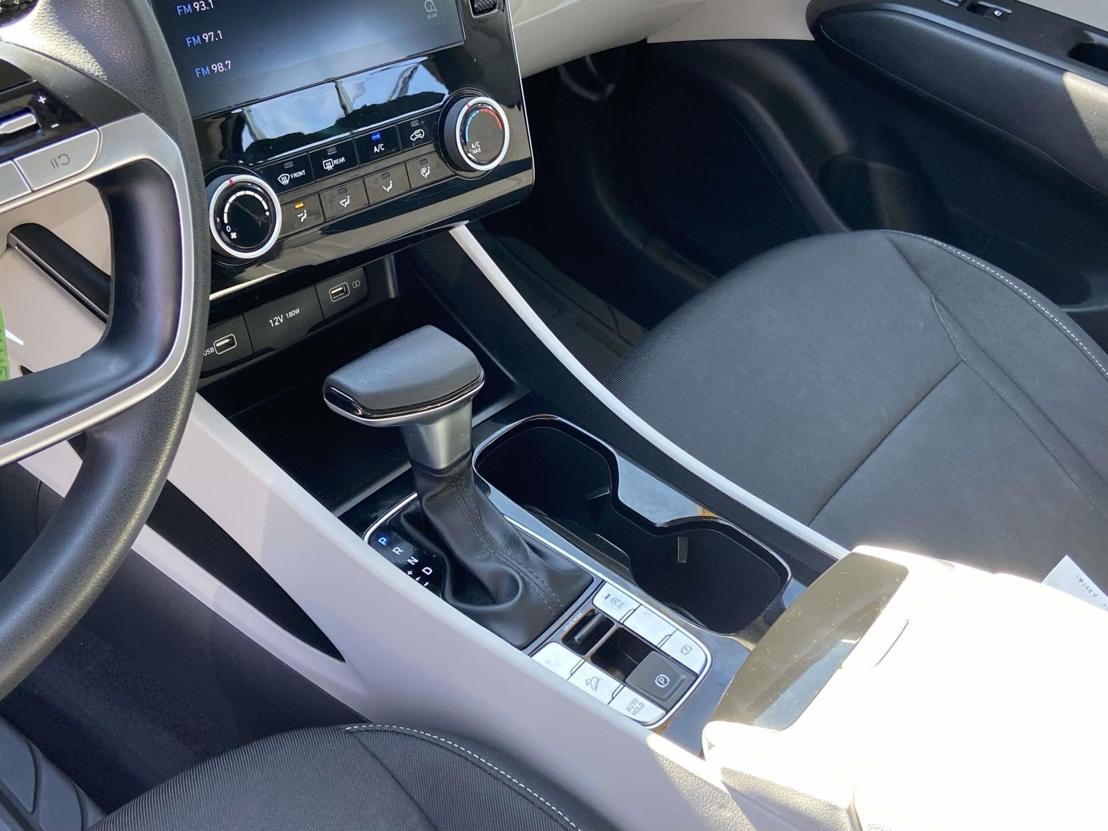 2022 Hyundai Tucson SE photo 11
