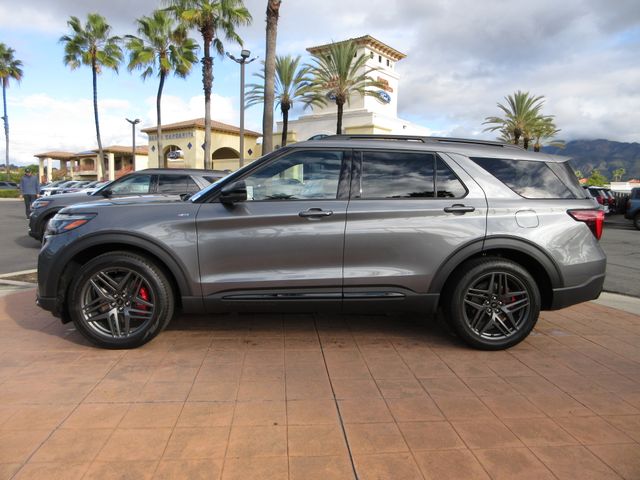 2026 Ford Explorer ST-LINE's photo