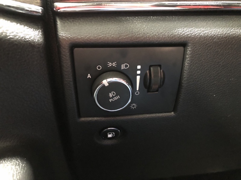 2017 Jeep Grand Cherokee Overland photo 17