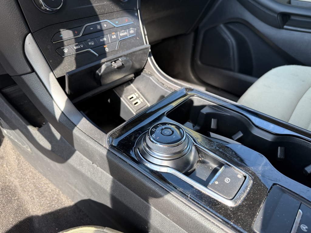 2020 Ford Edge SE photo 18