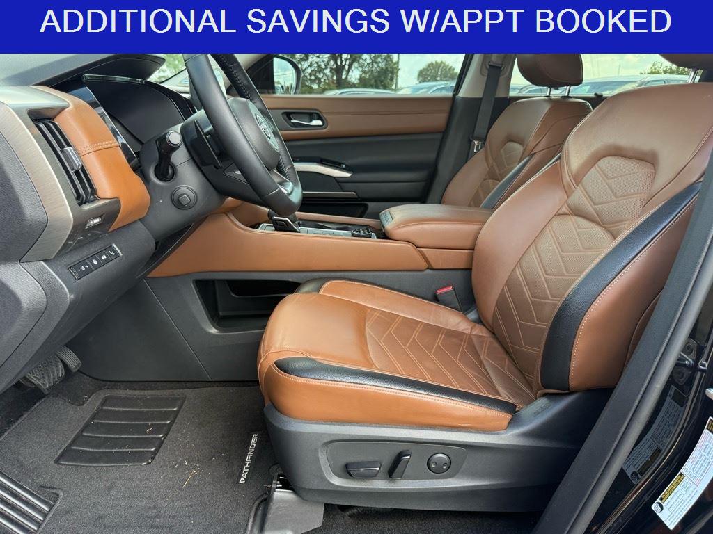 2022 Nissan Pathfinder Platinum photo 3